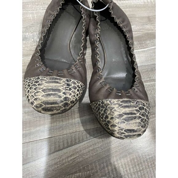 TORY BURCH EDDIE Gray Snake Print Slip On Ballet Flats Shoes Womens Sz 7 - Picture 2 of 7